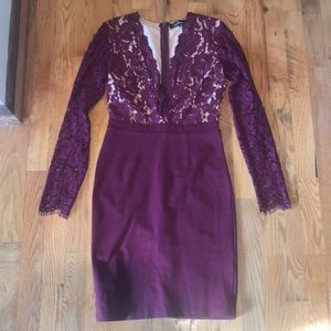 Lulus red/burgundy lace long sleeve dress size s missing 1 modesty clip included